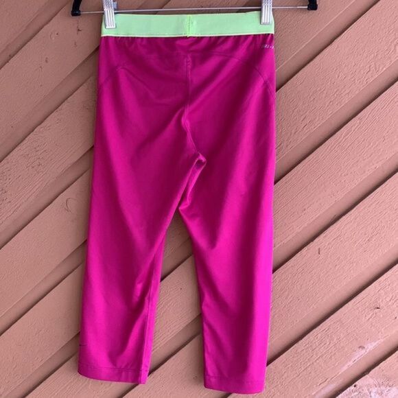 Nike Pro Pink/Magenta Cropped Leggings - Picture 4 of 5